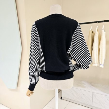 단가라배색 가오리 니트티셔츠