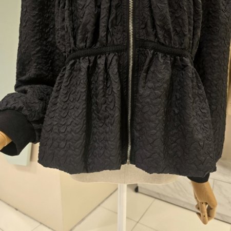 볼륨 라운드 집업 점퍼