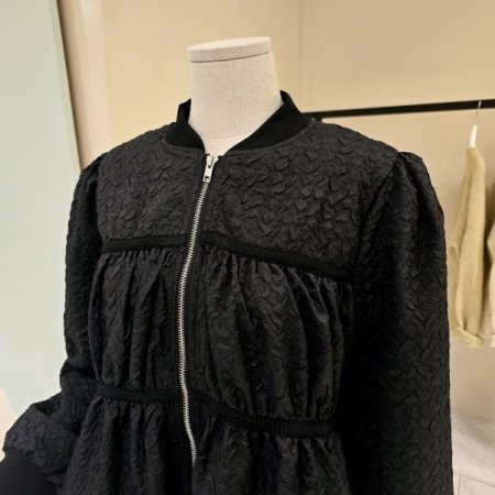 볼륨 라운드 집업 점퍼