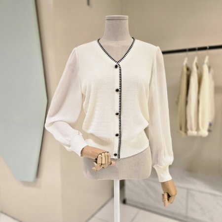 라인배색 시폰소매 브이넥니트