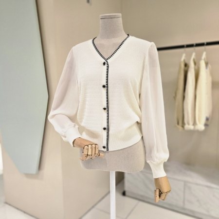 라인배색 시폰소매 브이넥니트