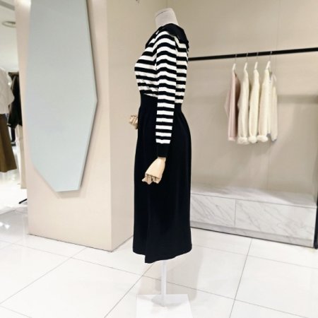 단가라 반집업 니트 원피스