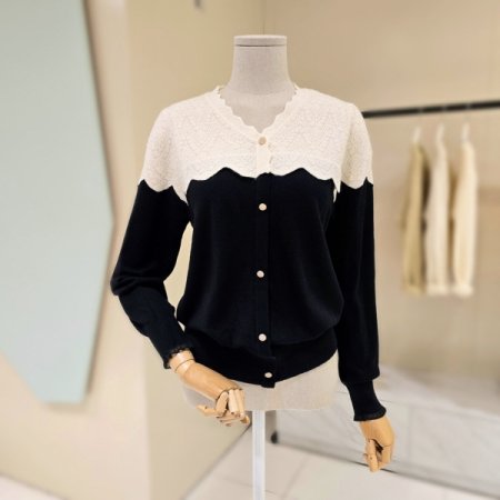 어깨 레이스 배색 니트