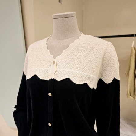 어깨 레이스 배색 니트