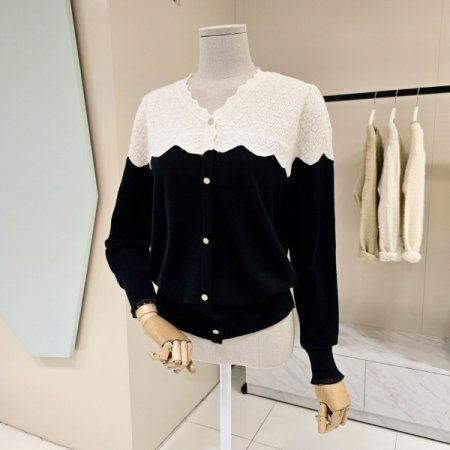 어깨 레이스 배색 니트