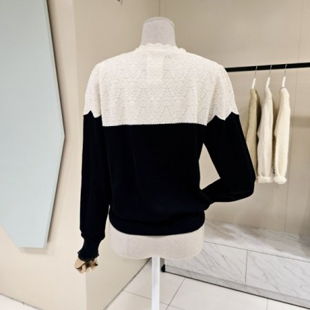 어깨 레이스 배색 니트