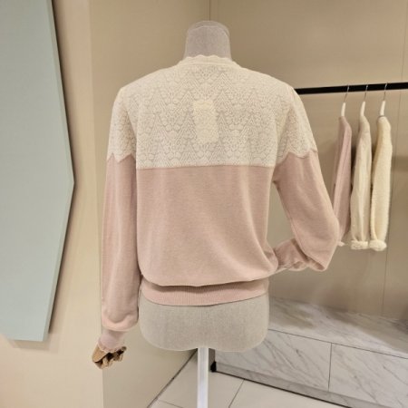 브이넥 레이스 배색 니트