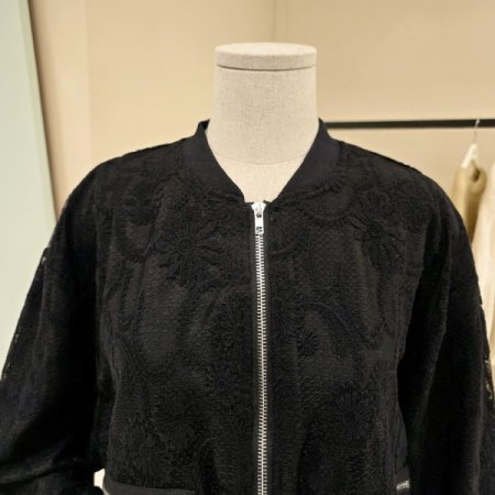 박시핏 스트링 레이스 집업자켓