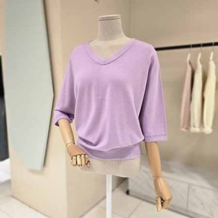 뒷단추 양브이넥 니트