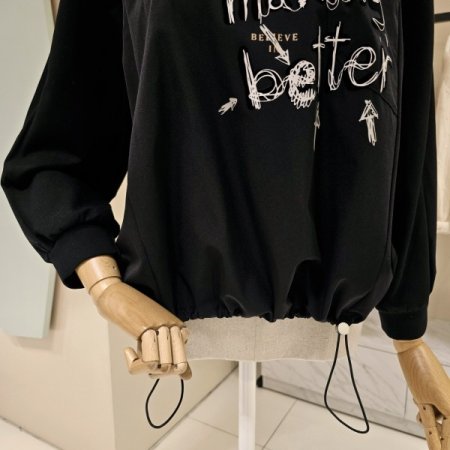 레터링 라운드 티블라우스