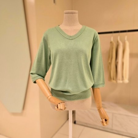 양브이넥 뒷단추 니트