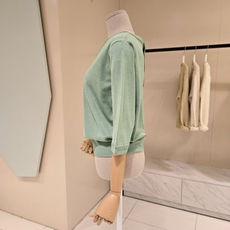 양브이넥 뒷단추 니트