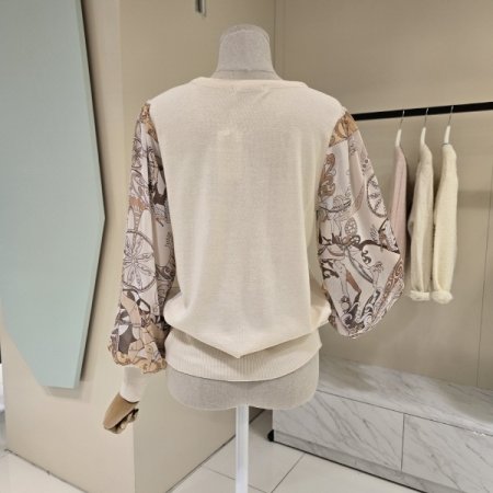 시폰소매 배색 라운드 니트