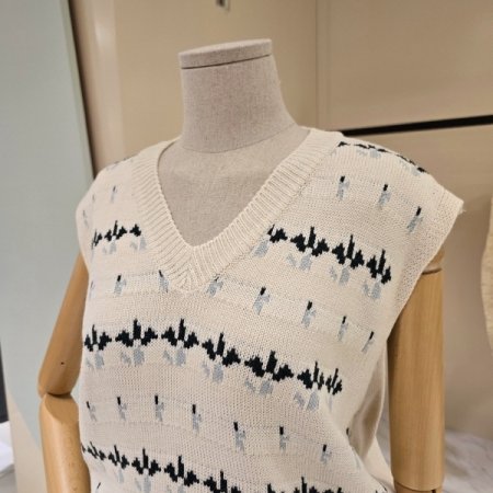 브이넥 플라워 니트베스트