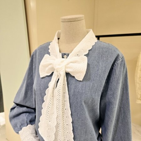 레이스 리본카라 데님 블라우스