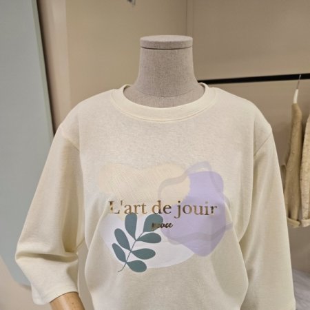 라운드 레터링 티셔츠