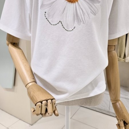 꽃송이 라운드 티셔츠