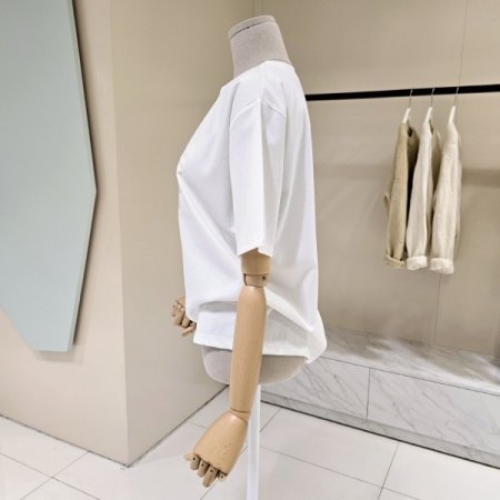 꽃송이 라운드 티셔츠