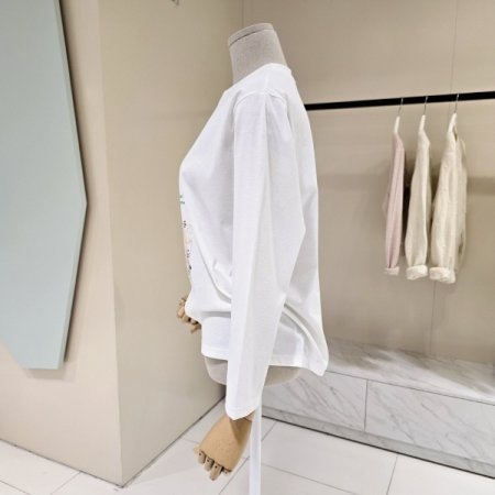 큐빅 레터링 라운드 티셔츠