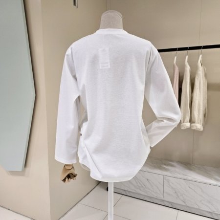 큐빅 레터링 라운드 티셔츠