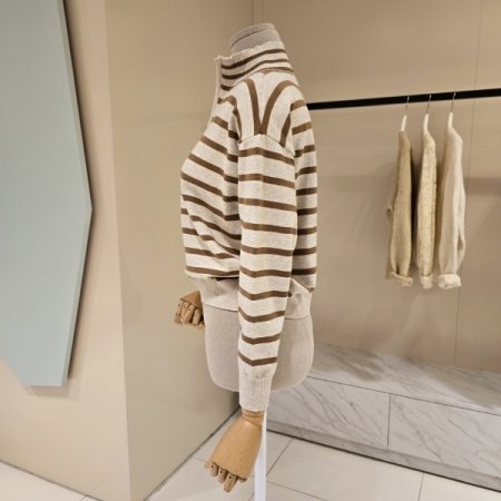 하이넥 스트라이프 반집업 니트