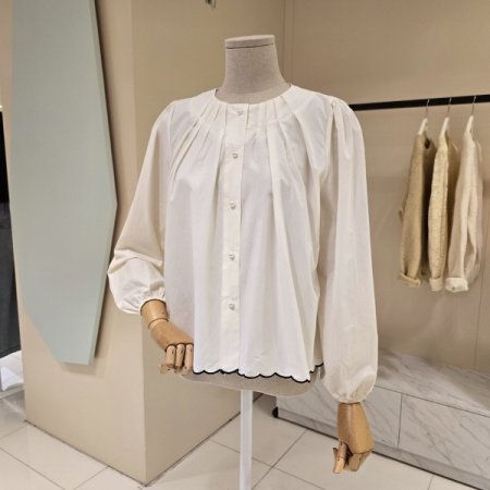 라운드 핀턱 블라우스