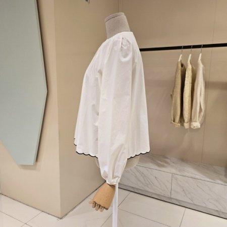 라운드 핀턱 블라우스