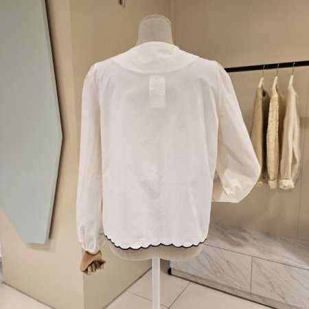 라운드 핀턱 블라우스