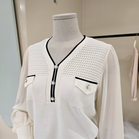 소매시폰 브이넥 니트