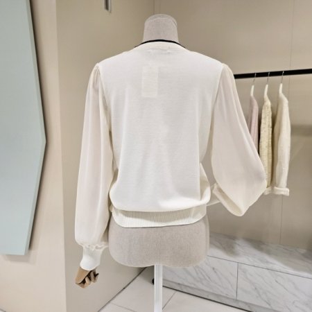 소매시폰 브이넥 니트