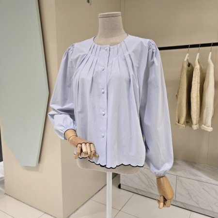 진주단추 핀턱 라운드 블라우스