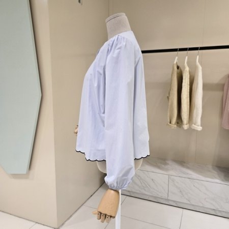 진주단추 핀턱 라운드 블라우스