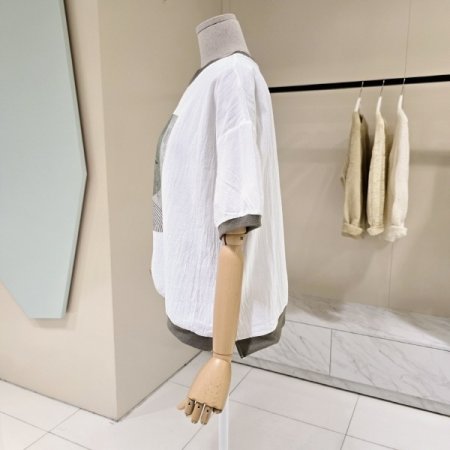 잎사귀 레터링 라운드 티셔츠