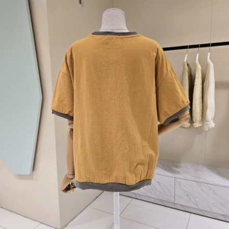 라인배색 레터링 라운드 티셔츠