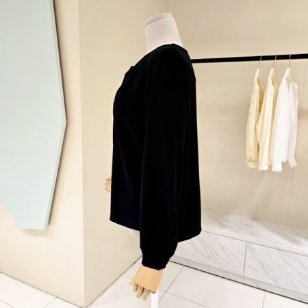 셔링 꼬임 디테일 블라우스