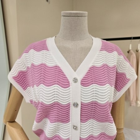 물결배색 브이넥 니트가디건