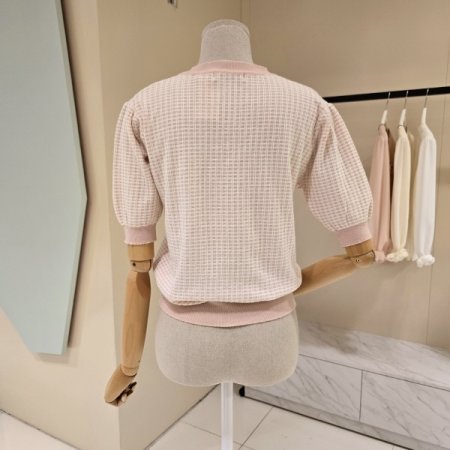 금단추 브이넥 니트