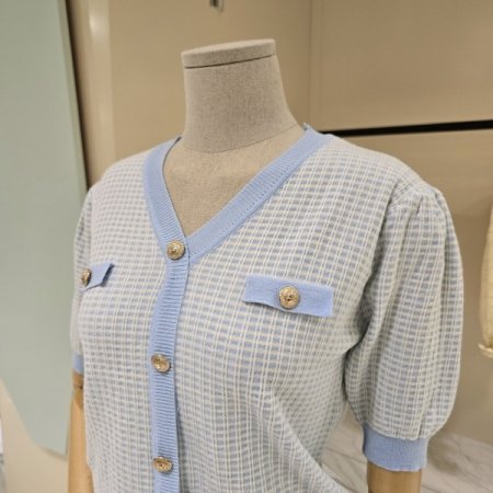 브이넥 단추 포인트 니트