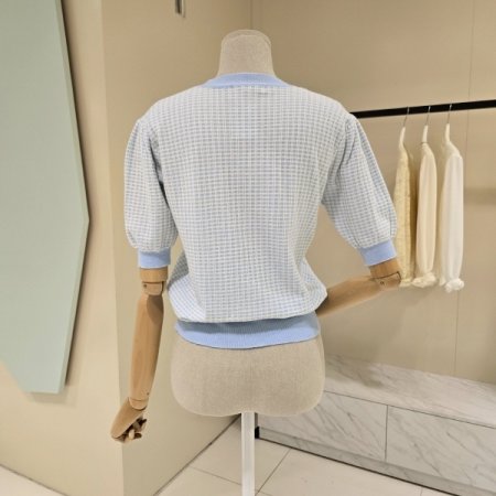 브이넥 단추 포인트 니트