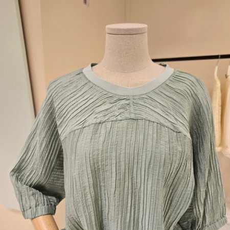 주름포인트 스트링 라운드 블라우스