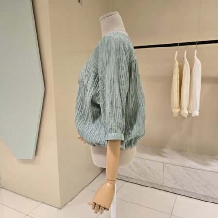 주름포인트 스트링 라운드 블라우스