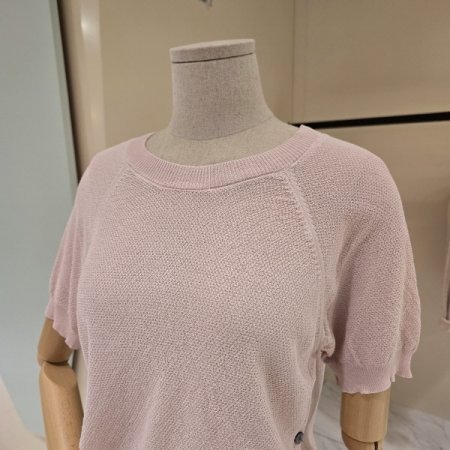 라운드 단추 트임 니트