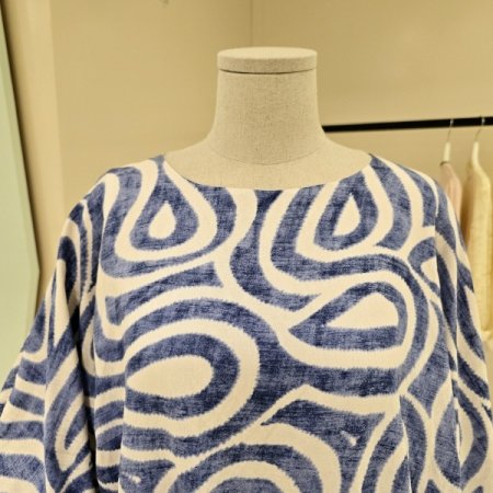 퍼프 소매 셔링 블라우스