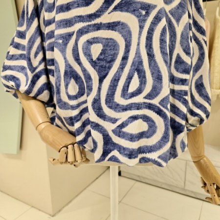 퍼프 소매 셔링 블라우스