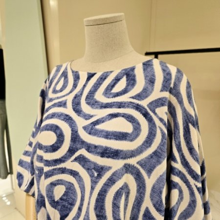 퍼프 소매 셔링 블라우스