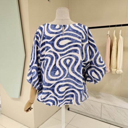 퍼프 소매 셔링 블라우스