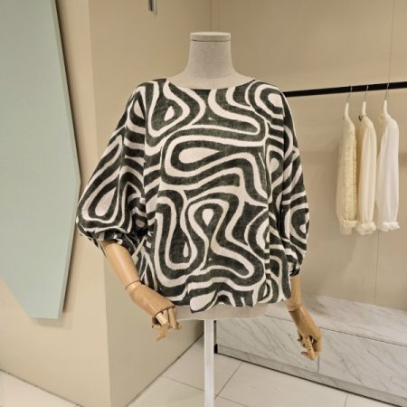 밑단 셔링 퍼프소매 라운드 블라우스