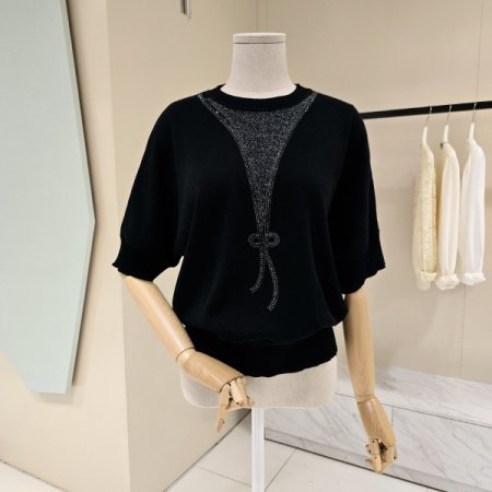 라운드 비즈장식 니트티셔츠