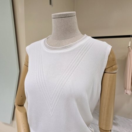 쓰리V 라운드 민소매 니트