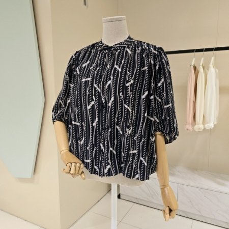 벌룬소매 체인 셔링 블라우스